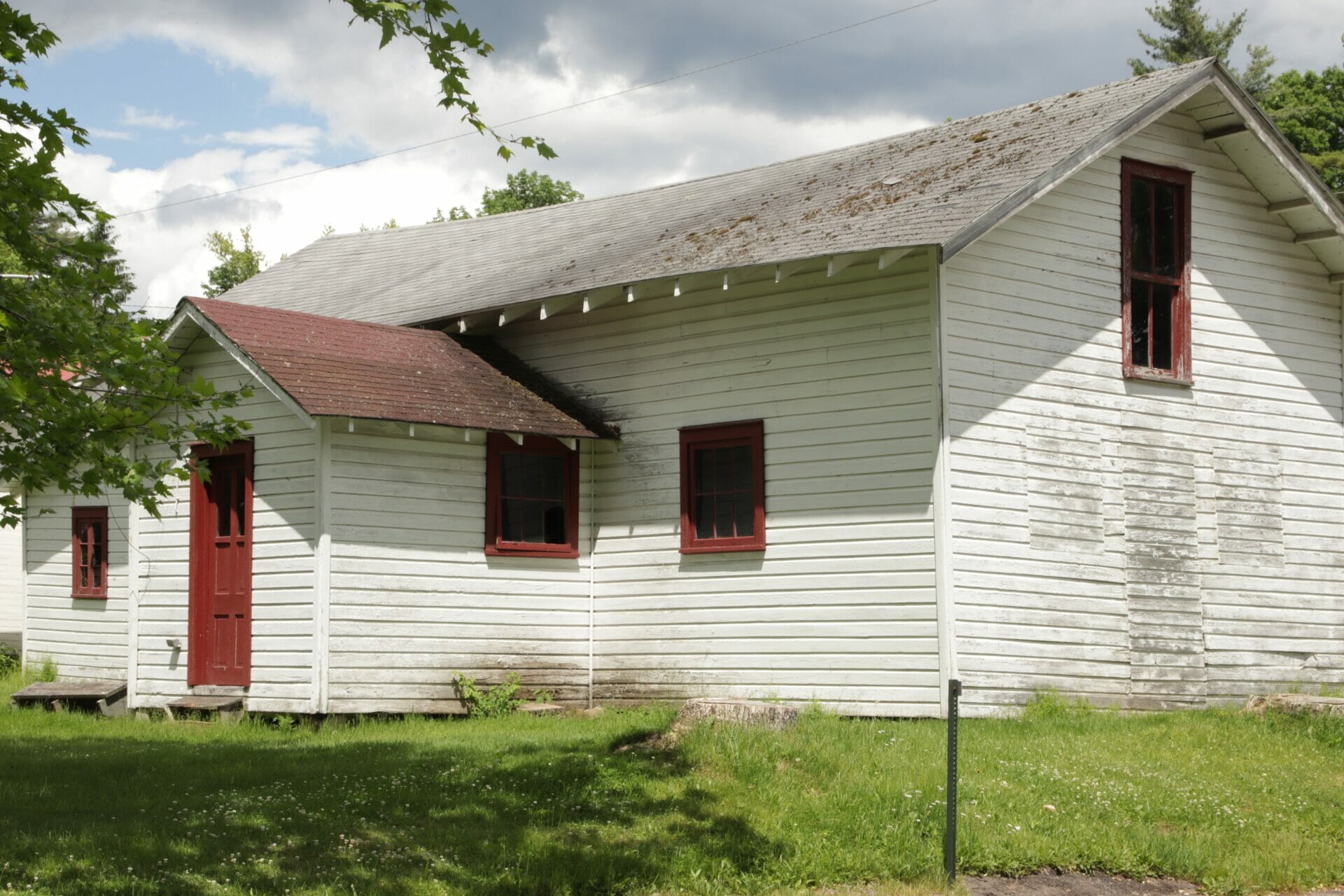 Effects of Water Getting Under Your Siding in Glenview, IL